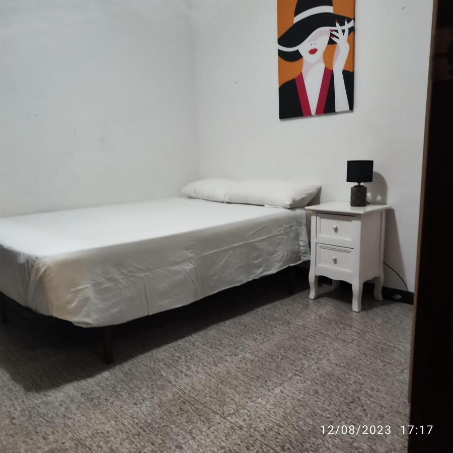 Appartamento Apto Barcelona C R Santa Coloma de Gramanet Esterno foto