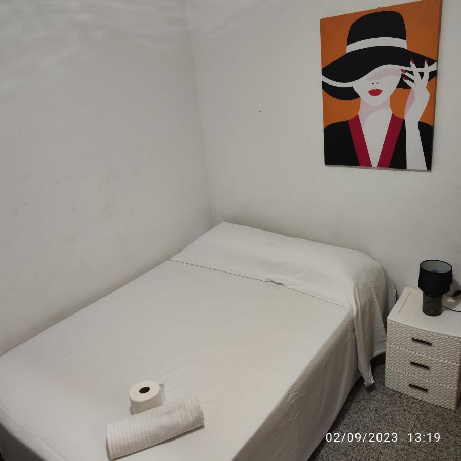 Appartamento Apto Barcelona C R Santa Coloma de Gramanet Esterno foto